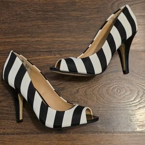 FIONI Black and White Striped Peep-Toe Heels Size 7.5
